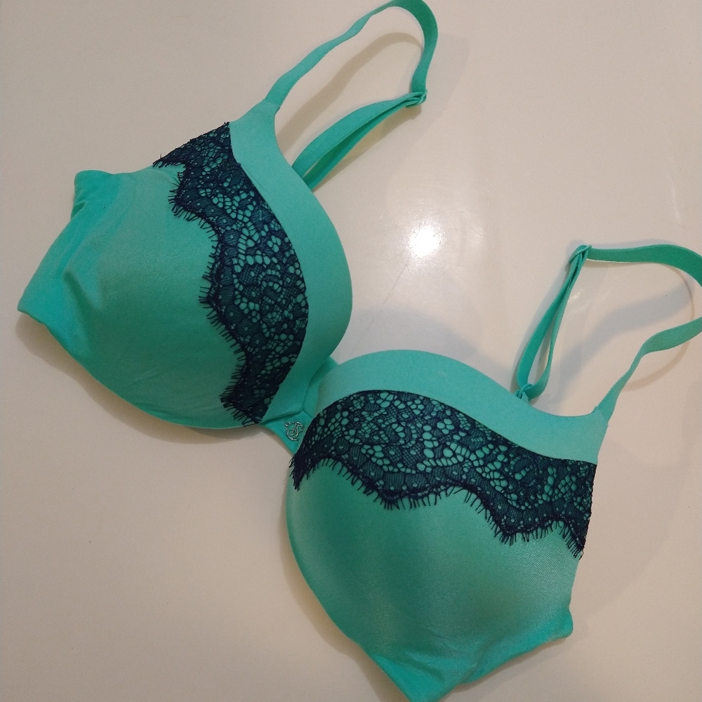 Victoria Secret Push Up Bra